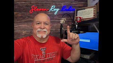 Merry Christmas from our new studio!🎥😎🎙️