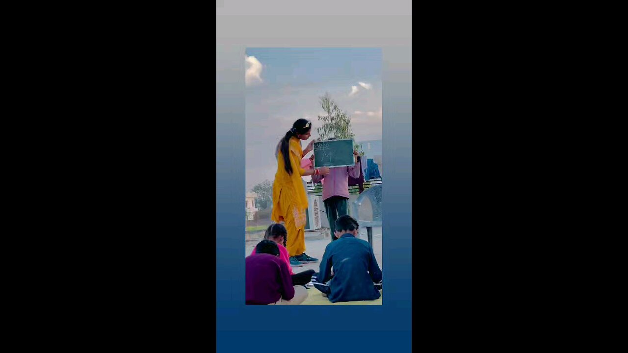 मैडम जी लगदी ते ऐसी मम्मी हेगी