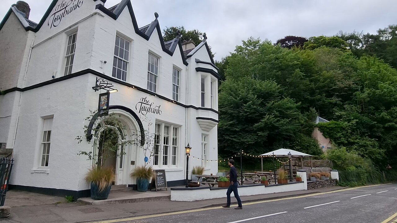 Dunkeld: 60 Seconds video of The Taybank hotel - June 2025