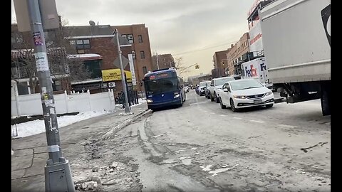 Q59 New Flyer XDE40 Bus Make A Nice Sharp Turn in Grand Ave