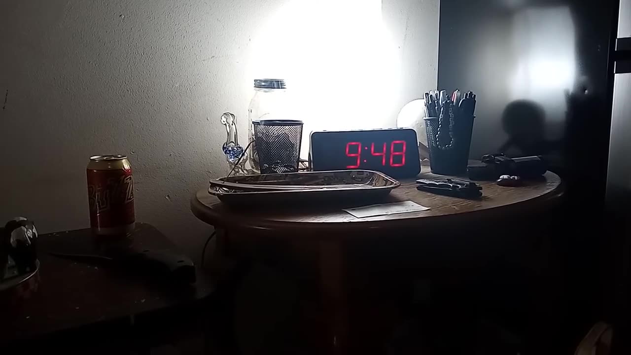 WATCH ME STARE AT A 90'S ALARM CLOCK