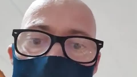 Bartjebom 126,,op zoek naar z’n bedreigers🤣