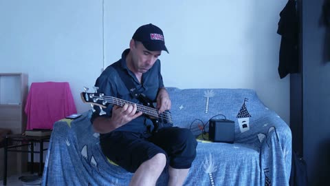 Ibanez short scale bass guitar solo improvisation April 2025