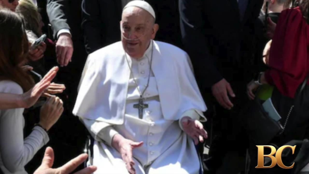 Pope Francis greets crowds at St Peter’s Square