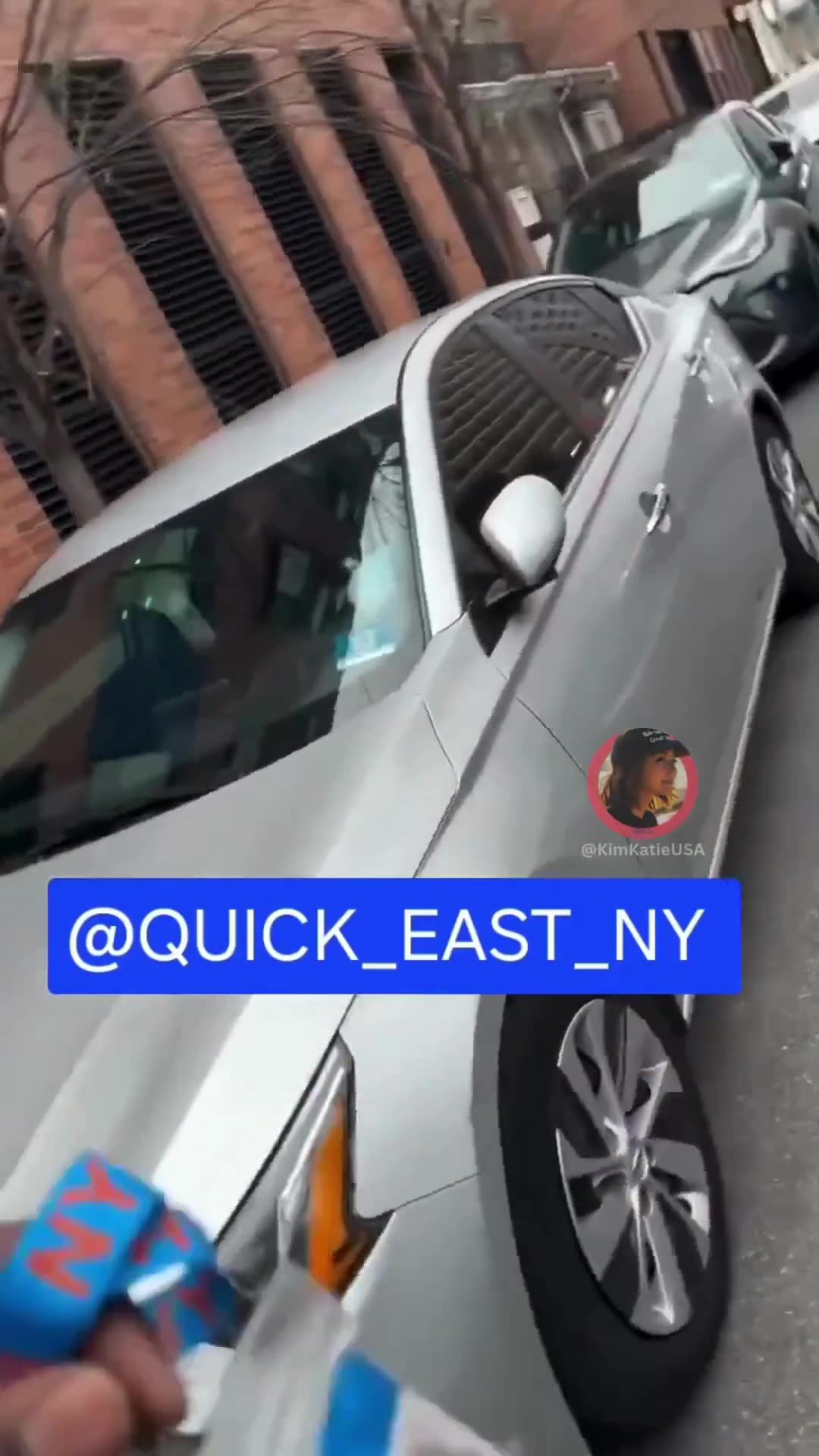 A driver in Queens, NY is allegedly chased by ICE while the passenger says he is