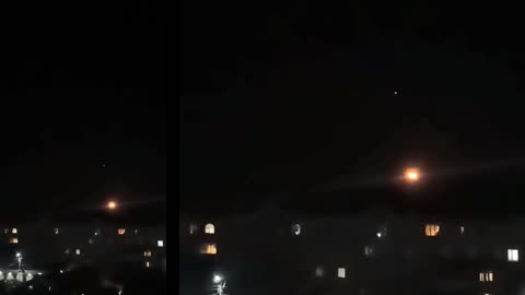 Observations réelles d'OVNI ! Une soucoupe volante rouge repérée à Londres, au Royaume-Uni.
