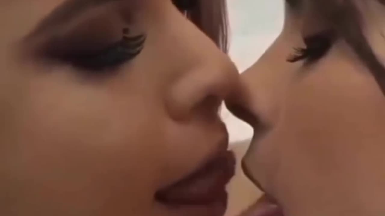 #سحاق Kiss the Girls #بنات_يبوسون_بعض Tow Girls Kiss Kiss Me #بنات_نايمين_مع_بعض #سحاقيات #نار #شفايف_بنات