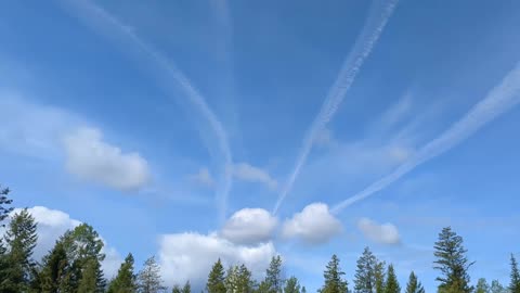 STRANGE CHEMTRAILS!