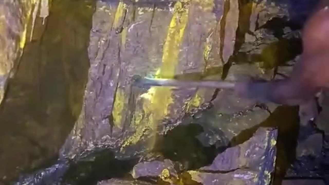 "The Risks of Gold Mining: What You Need to Know"
