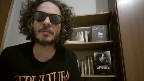 Filosofia não é profissão; professor de filosofia, é