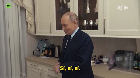 🇷🇺🥛 Putin sorprende a un periodista con un aperitivo en su piso del Kremlin