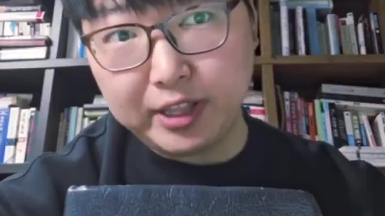 World’s Highest IQ Record Holder Declares UFOs Do Not Exist