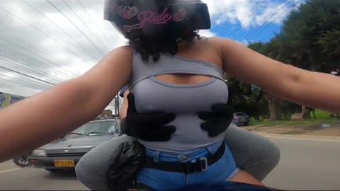 Y esas manos? #biker #bikerlife #bikelover #motolover #bikergirl #bikeride #motos #pulsar #motorcycl