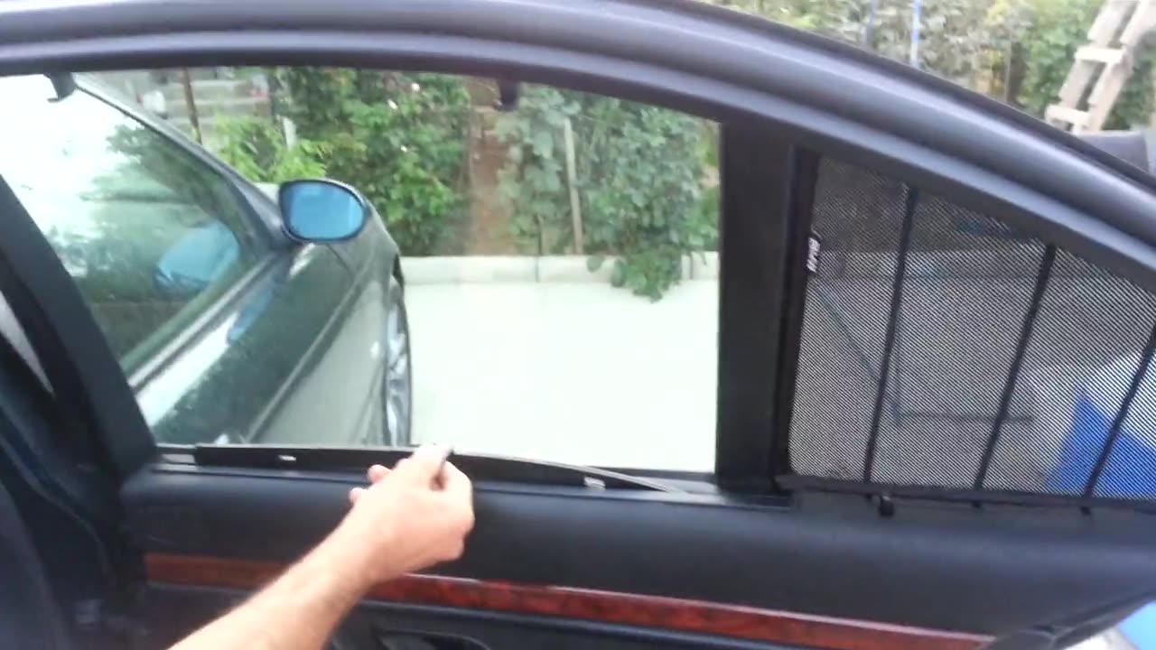 Mechanical curtains for BMW E39