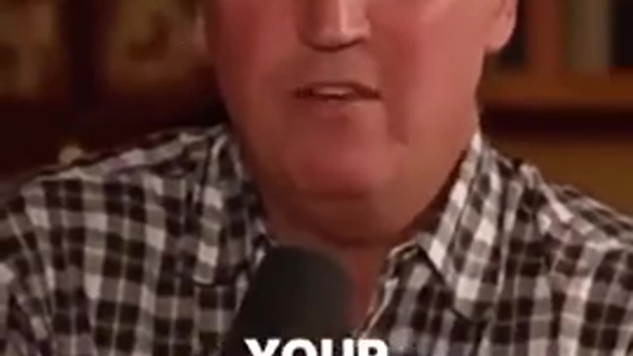 Tucker Carlson says any U.S. citizen who serves