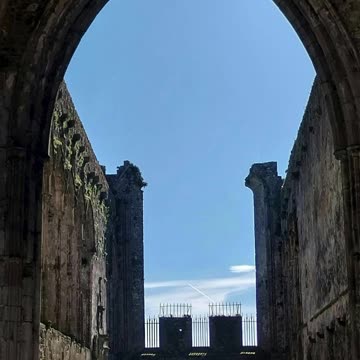 Three Must Sees In The Rock Of Cashel