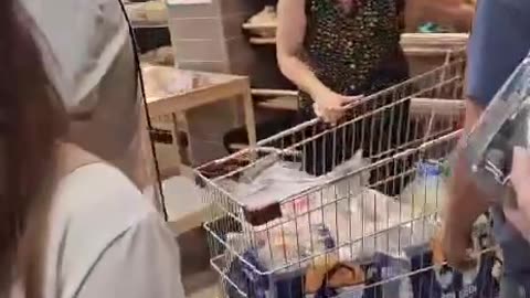 Israeli settlers rush to supermarkets amid fears of potential Iranian retaliation