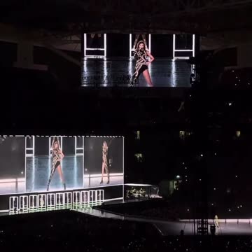 Taylor swift the eras tour 1 min of look what you made me do live from Miami