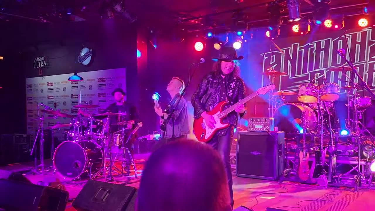 Anthony gomes ( live)