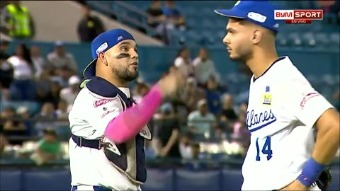 Eliézer Alfonzo Jr. fue expulsado por esta jugada