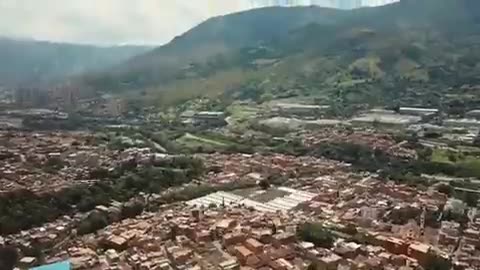 Bill Gates has a mosquito factory in Colombia??