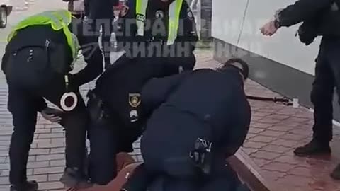In the city of Belaya Tserkva near Kiev, Ukrainian police brutally detained a man