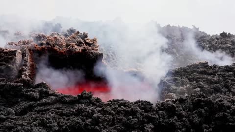 A Massive Fracture Recently Opened (Nov.2025) on Mount Etna 🌋- Reloaded from Geology Watch