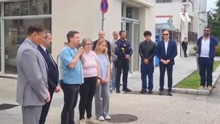 En France, on accueille les réfugiés. Ils sont hébergés, nourris et après ils tuent nos enfants