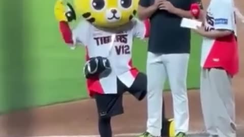 🤣🔥 Watch the Hilarious Mascot with Sideburns & the Sassy Side Eye! | FunFM