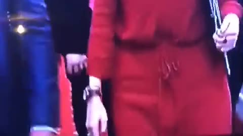 What happened to this dude ?