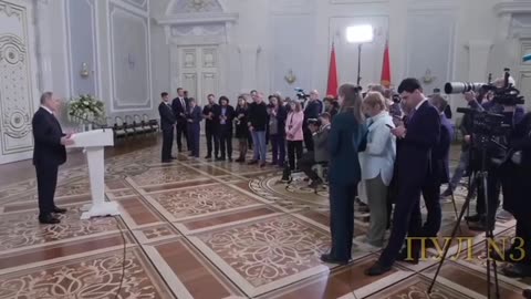 Путин - о росте экономики в России и падении на Западе: