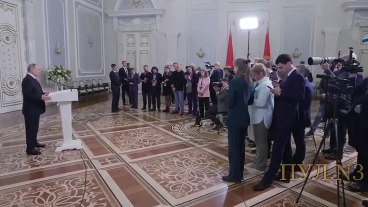 Путин - о росте экономики в России и падении на Западе: