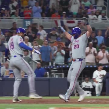 MLB - Polar bear power 🥶