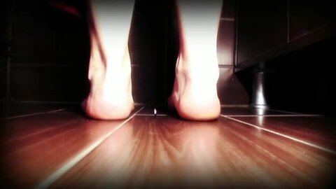 Giantess Deeane in final date-ination