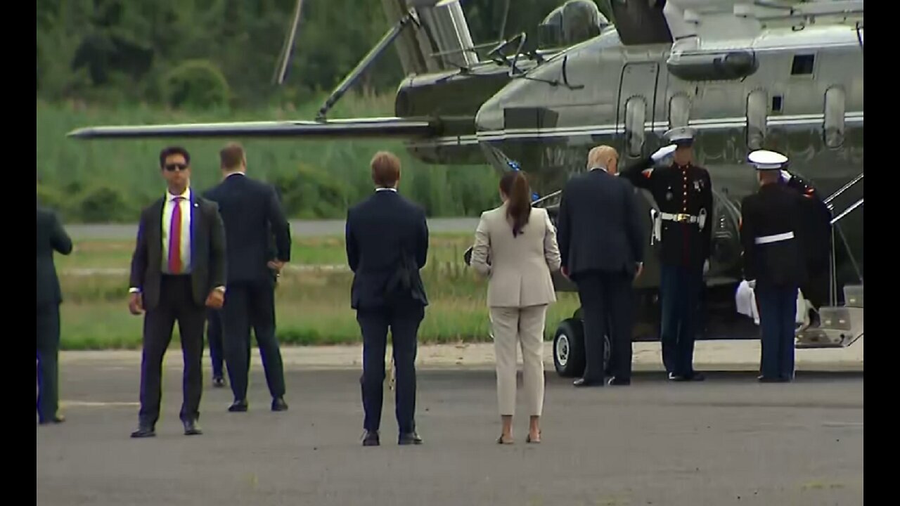 President Trump disembarks M1 at Teterboro Airport enroute to FIFA Club World Cup