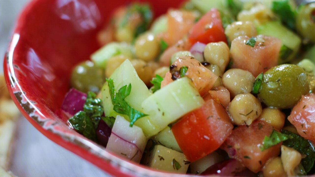 How to Make the Most Delicious Chickpea Salad