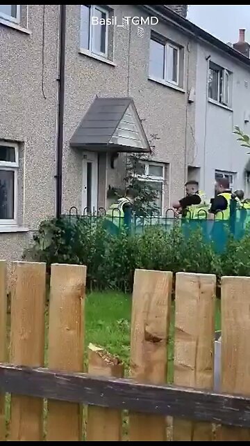 Police Break Down Door Of Muslim Family Home Hinting Man Who Brutally Stabbed A Dog 7 Times