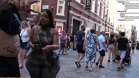 Audiences were captivated by Gracie Bon's BBL during her live stream in London, unable to look away.