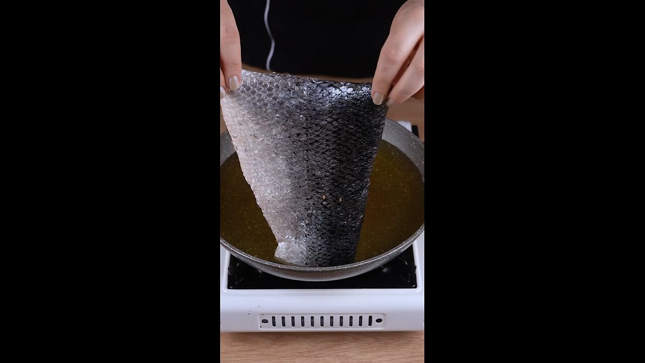 A genius trick to cooking salmon that everyone should know #cooking #Recipe