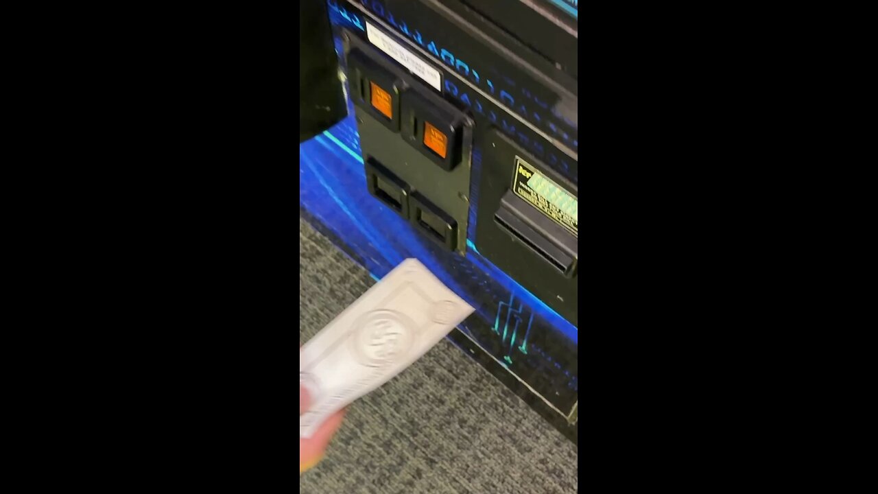 Fake Money Claw Machine! 🚫