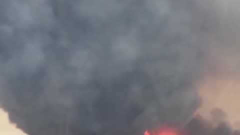 LaSal, Utah 🔥 Firefighters Battle Massive Wildfire as Rare Firenado erupts