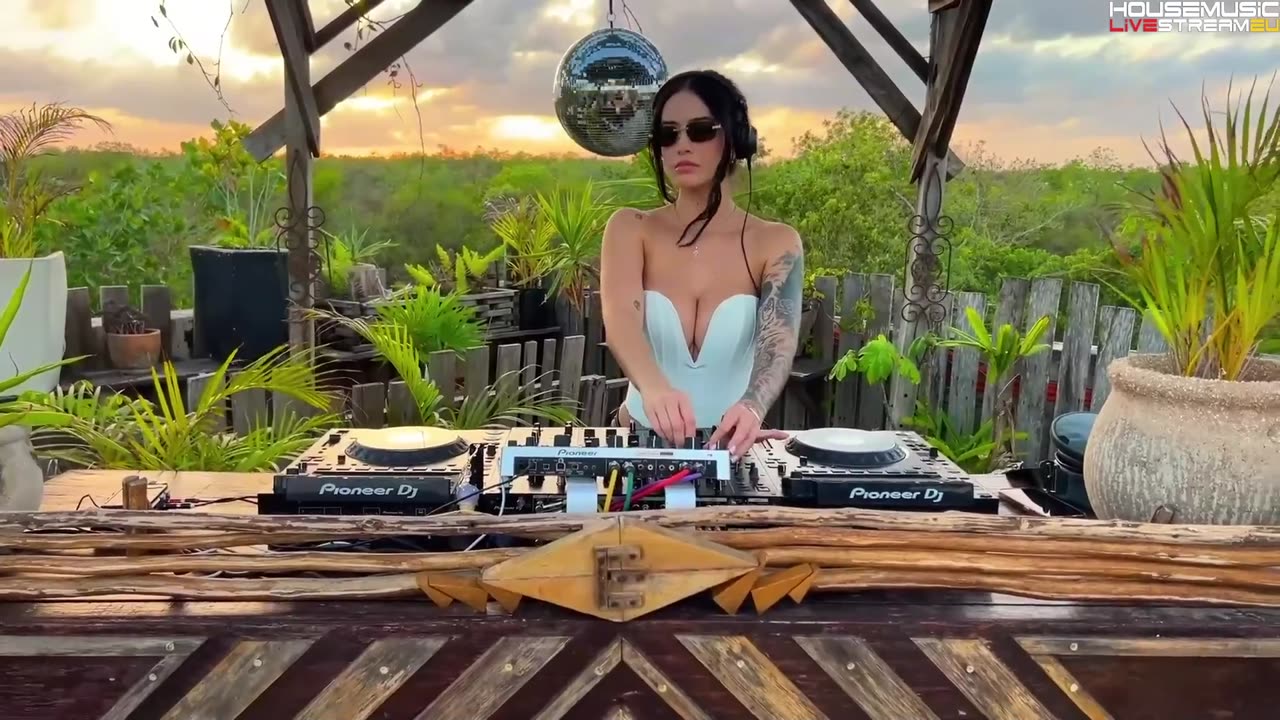 Luisa Gil | Techno Peak Time Sunset Mix 2025 | By @EPHIMERATulum