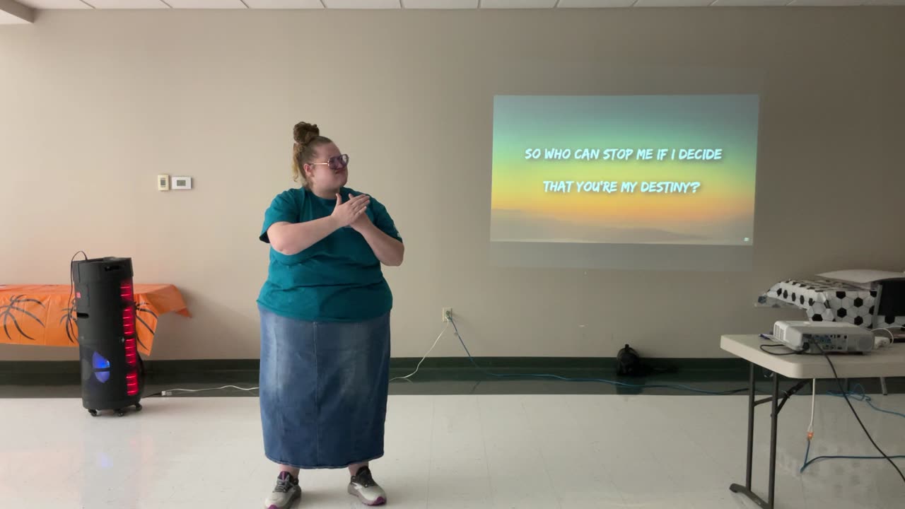 Karaoke 32 - Larissa - Rewrite the Stars