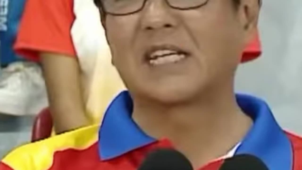 PAMBANSANG PHOTOBOMBER PINAG TRIPAN ANG PAMBANSANG JODIK