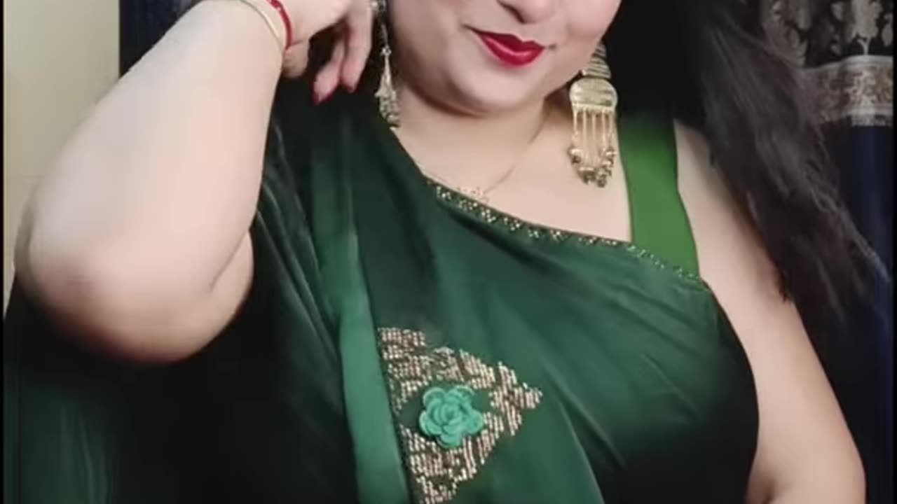 শাড়িতে সব মেয়েদের সুন্দর লাগে
