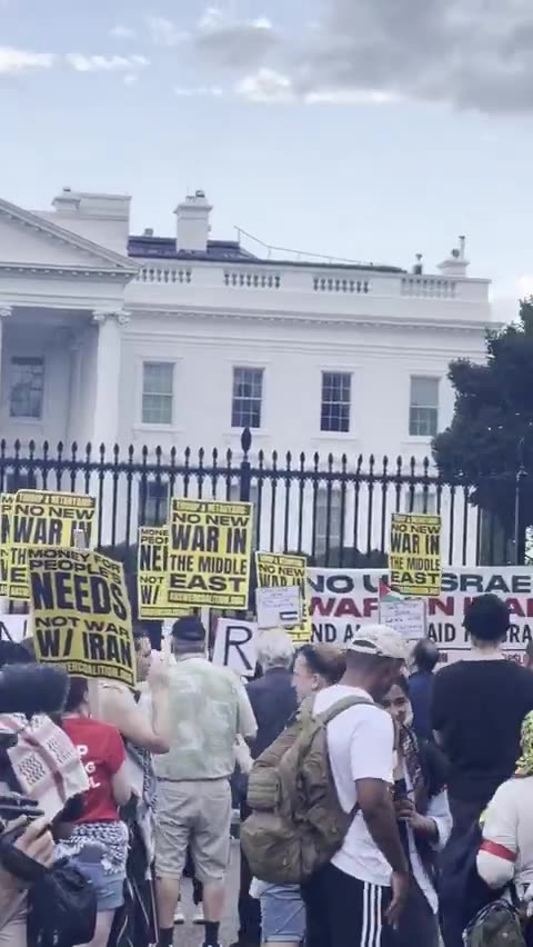 🇺🇸🪧 Protestas en contra de la guerra con Irán se toman las calles de EE.UU.3