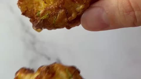 🥔🌽 Crispy Potato & Sweet Corn Fritters – Easy & Delicious