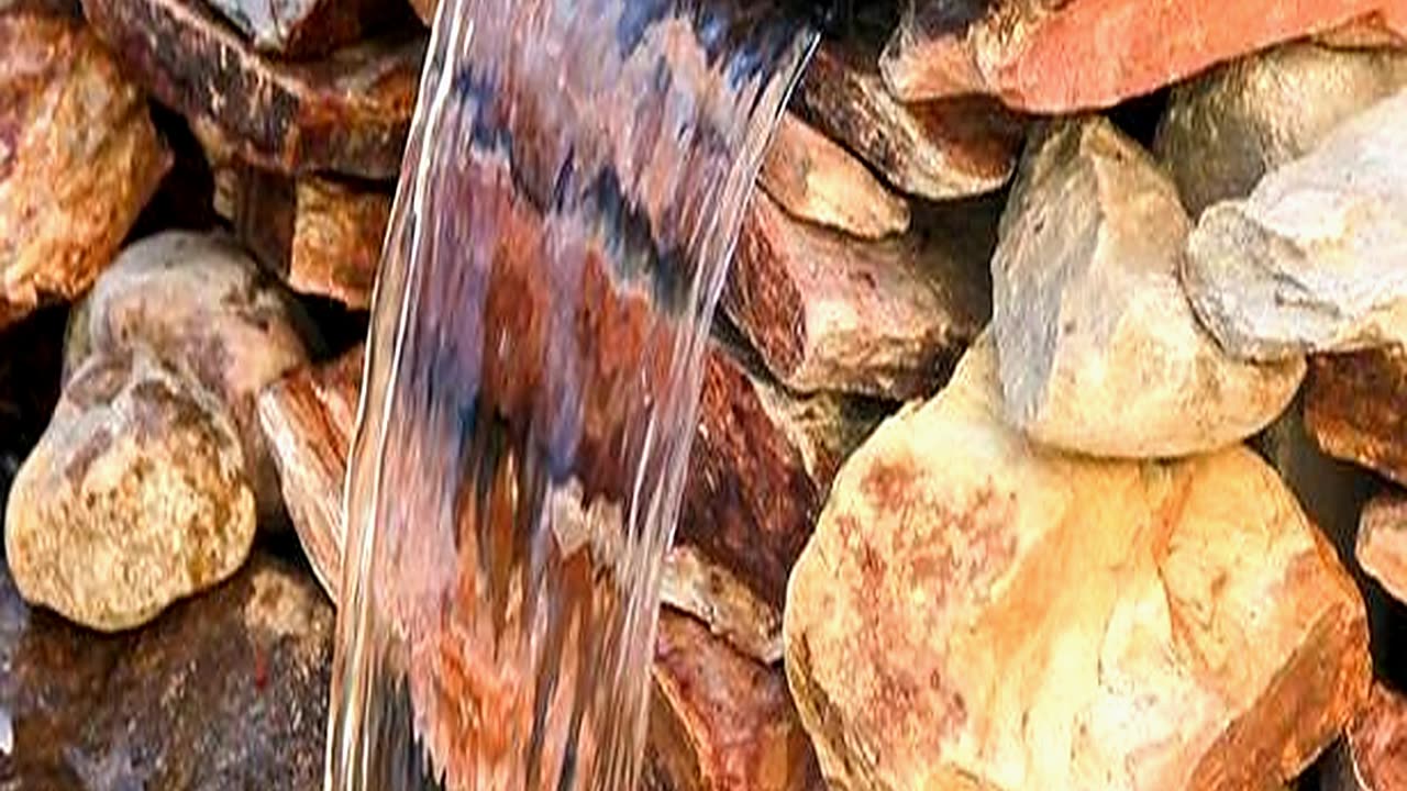 Brilliant Waterfall Feature That Looks Great I