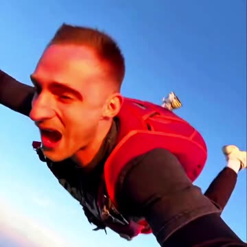 Itwin jumped from a hot air balloon