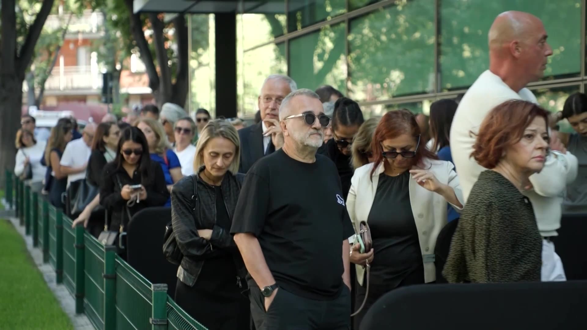 Outpouring of grief as Giorgio Armani lies in state